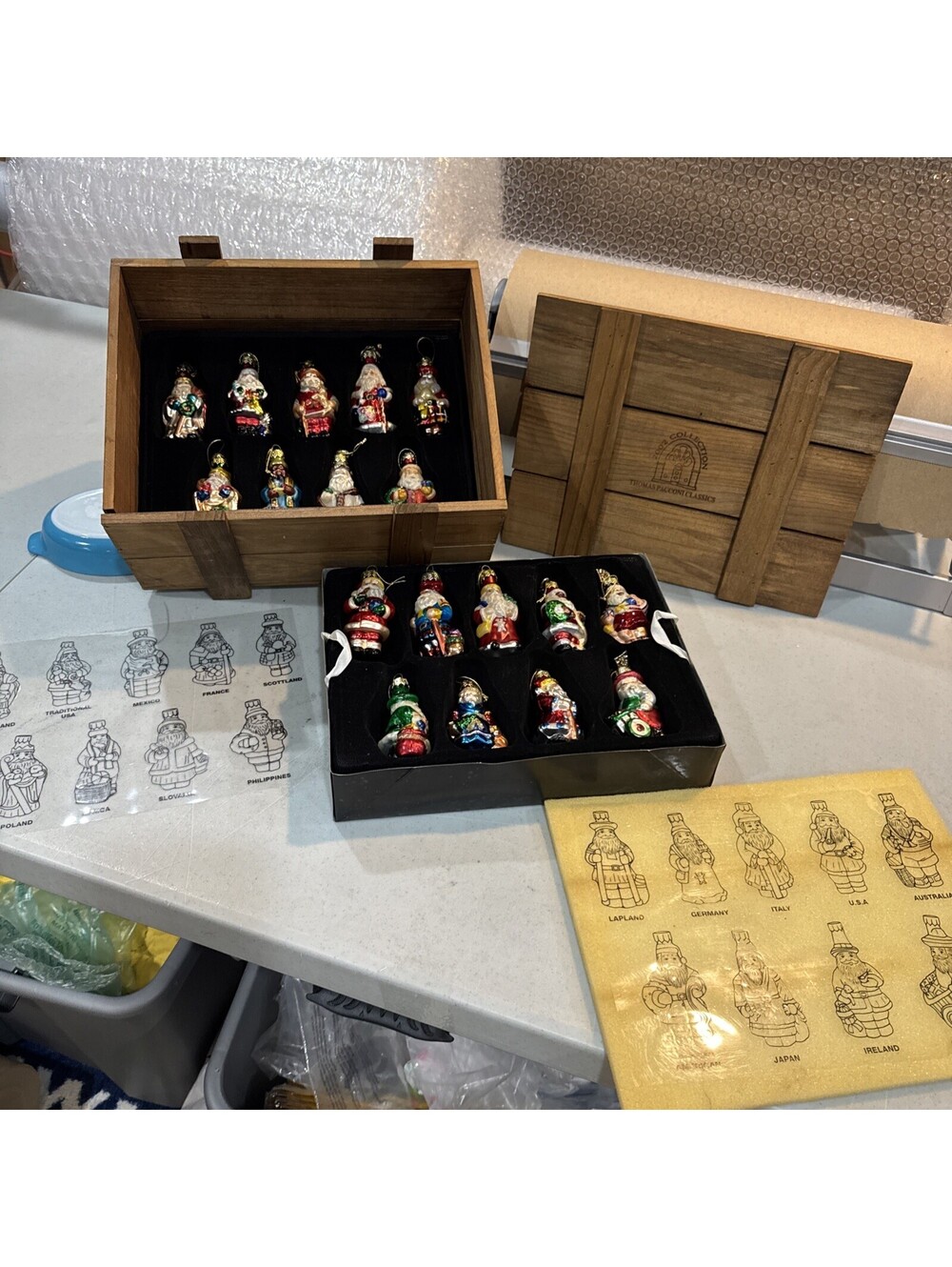 Thomas Pacconi 2002 18 Glass Ornament Set Of Santas Around The World Wood Crate